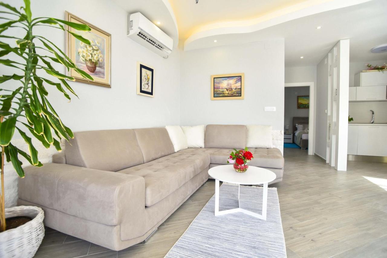 Verbalj Apartment With Swimming Pool Kotor Luaran gambar