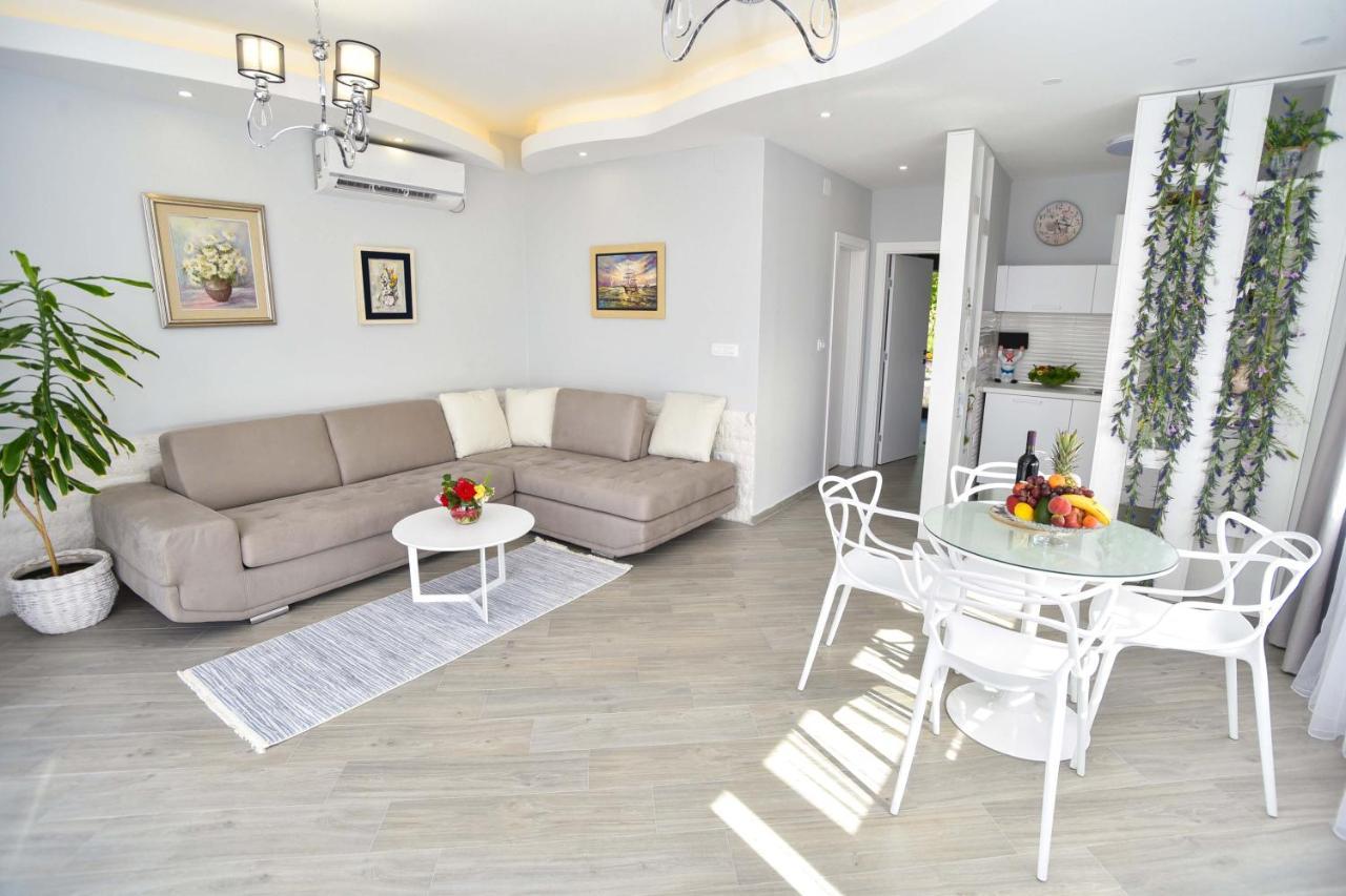 Verbalj Apartment With Swimming Pool Kotor Luaran gambar