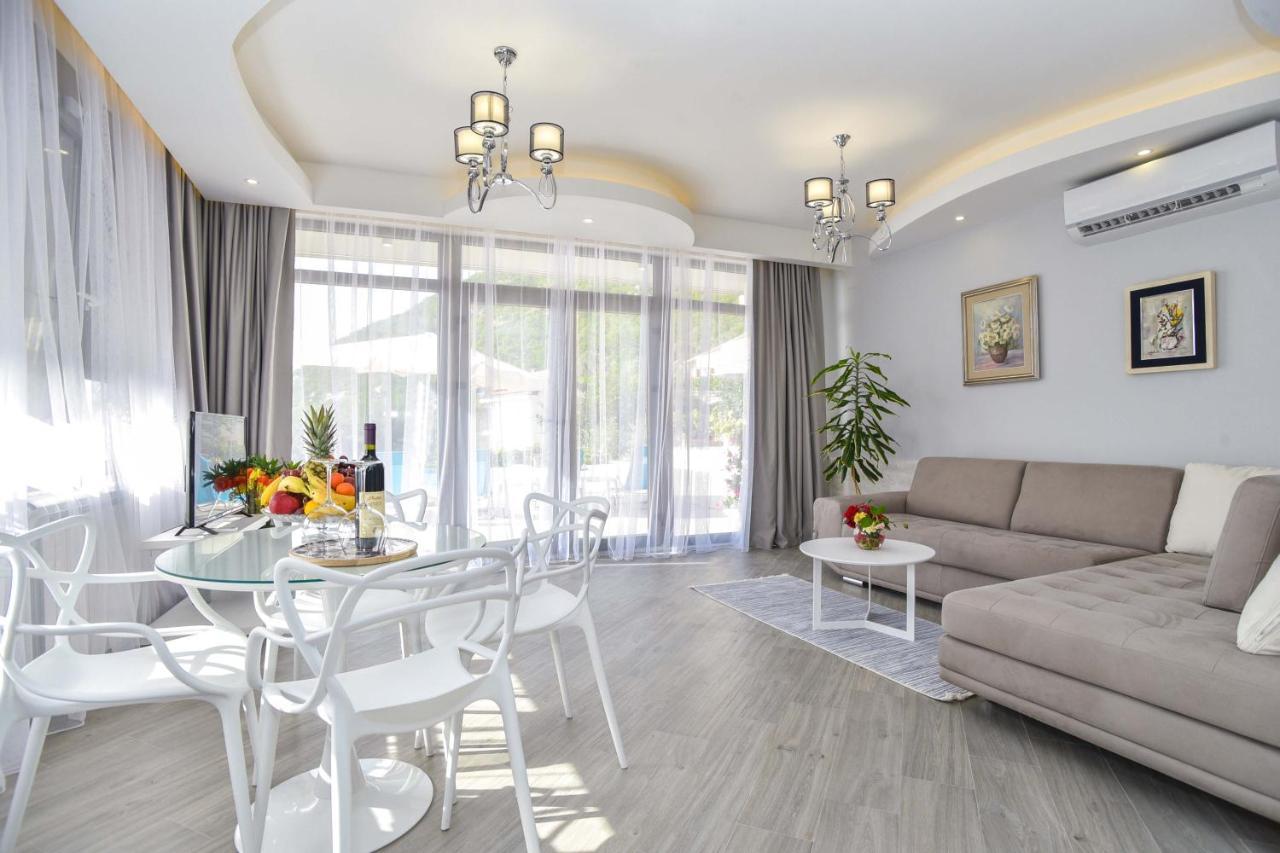 Verbalj Apartment With Swimming Pool Kotor Luaran gambar