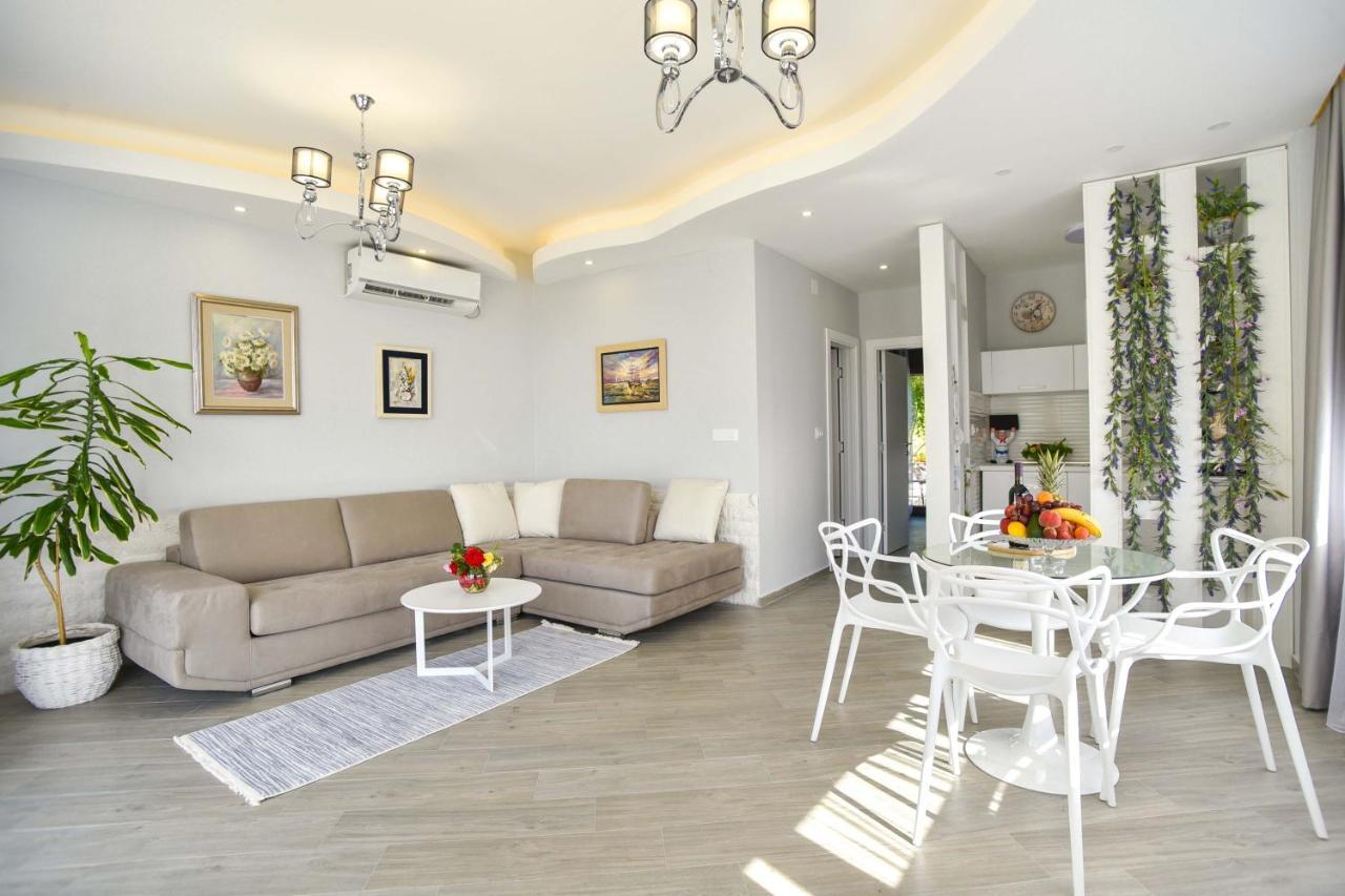 Verbalj Apartment With Swimming Pool Kotor Luaran gambar