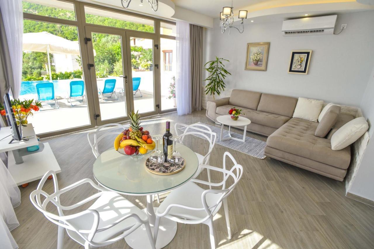 Verbalj Apartment With Swimming Pool Kotor Luaran gambar