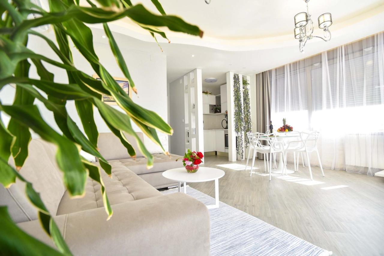 Verbalj Apartment With Swimming Pool Kotor Luaran gambar
