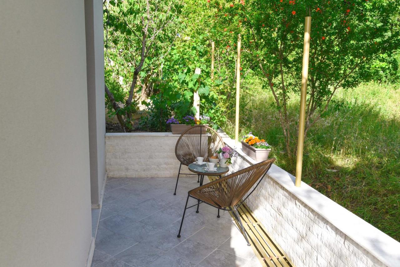 Verbalj Apartment With Swimming Pool Kotor Luaran gambar