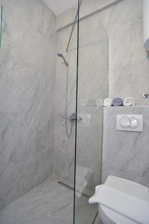 Verbalj Apartment With Swimming Pool Kotor Luaran gambar